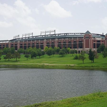 Family Friendly 2Bdrm-Walk To At&T/Cowboys Stadium Arlington Extérieur photo