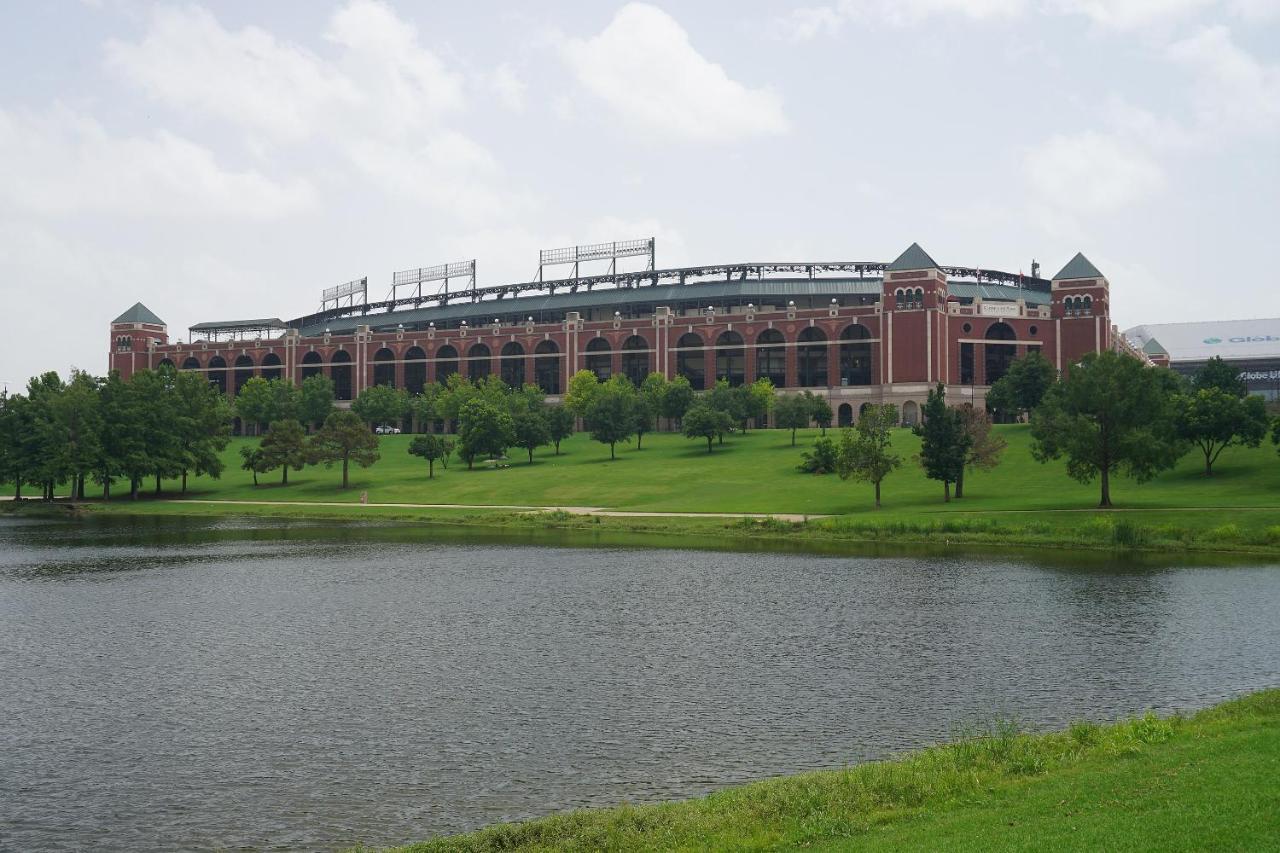 Family Friendly 2Bdrm-Walk To At&T/Cowboys Stadium Arlington Extérieur photo